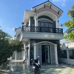 Bán biệt thự góc 2 mt xã Long Cang, Cần Đước 1 lầu 3pn 2wc dt 251m2 giá 5,2 tỷ