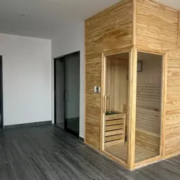 🏡 Bán Nhà Mặt Đường Đông Trà – 5 Tầng Thang Máy – Có phòng xông hơi