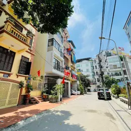 🏨 BÁN PHÂN LÔ TRẦN QUỐC HOÀN - CẦU GIẤY - VỈA HÈ Ô TÔ TRÁNH -100M2 - MT 8.5M - 52,5 TỶ