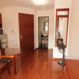 Cho thuê căn hộ dịch vụ ở Linh Lang có ban công giá 7,5 triệu