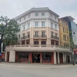 Cho thuê nhà, Chùa Láng, Nguyễn Chí Thanh, THANG MÁY; 149m2* 5T -69 tr