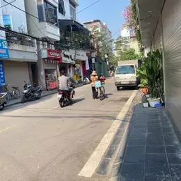 HÀNG HIẾM NGỌC THUỴ -  PHÂN LÔ - 7 TẦNG THANG MÁY - NHÀ MỚI - 7TẦNG 40M2. HƠN 9x..  -Ô TÔ GẦN
-Mô
