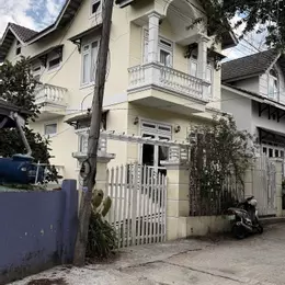 BÁN NHÀ TRUNG TÂM ĐÀ LẠT – DIỆN TÍCH HƠN 200M² – CÓ SÂN ĐẬU Ô TÔ – PHÙ HỢP Ở, KINH DOANH HOẶC ĐẦU