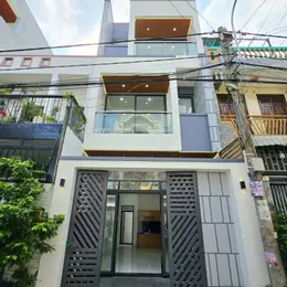Bán nhà mặt phố đường Trường Lưu, Q9, Thủ Đức, TP HCM. DT 50m2, 3 tầng, SH. Giá 4,7 tỷ.