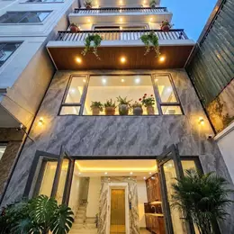 HÀNG HIẾM NGỌC THỤY - LONG BIÊN- HƠN 9,5 TỶ – PHÂN LÔ – 7 TẦNG THANG MÁY – Ô TÔ GẦN