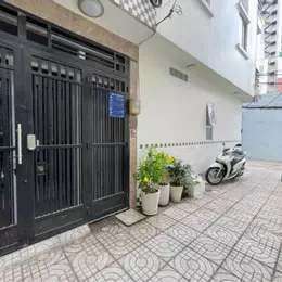 Sát mặt tiền Phan Đăng Lưu - Trung Tâm Phú Nhuận - 45m2 (4.1 x 10.5) - 4 Tầng (4PN) - Nhĩnh 8 t.ỉ