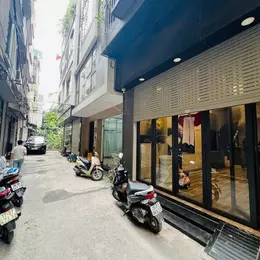 🚀 BÁN NHÀ PHÂN LÔ TRUNG KÍNH – Ô TÔ ĐỖ CỬA – 2 MẶT THOÁNG – 50M2 21.5 TỶ