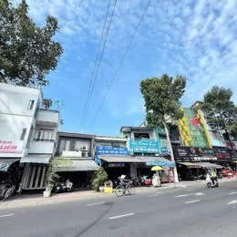 BÁN NHÀ 2 TẦNG CHÍNH CHỦ CHƯA QUA ĐẦU TƯ - MẶT TIỀN KD Đ. HOÀNG SA, QUẬN 3 - NGANG HIẾM 5,5M*12M -