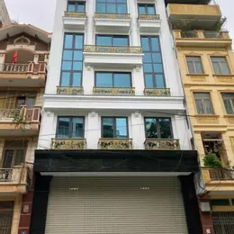 Cho thuê nhà, THANG MÁY, 106m2_ 6T; Nguyễn Thị Định, Hoàng Ngân -41 tr