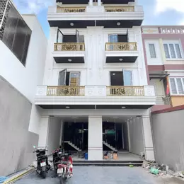 NHÀ THANG MÁY FULL NỘI THẤT – Ô TÔ TRÁNH NHAU – THIÊN LÔI, LÊ CHÂN