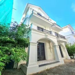 Shophouse 5 tầng trung tâm Trâu Quỳ, Gia Lâm  vị trí vàng kinh doanh. 20 tỷ x.  0936098052