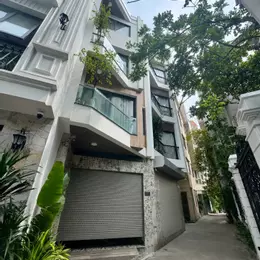 [LONG BIÊN] VIỆT HƯNG NGÕ THÔNG, Ô TÔ NGỦ TRONG NHÀ