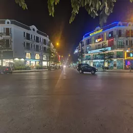 SIÊU PHẨM MẶT PHỐ THÀNH TRUNG Trâu Quỳ, Gia Lâm. 600m2 sàn, mt 6m giá tốt  0392248515