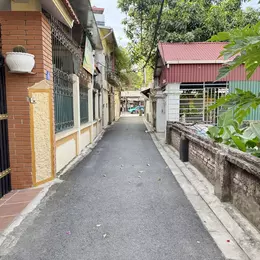 Cần bán 43,4m2 đất ngõ 287 Ngô Xuân Quảng. Đường thông ô tô nhỏ, ngay gần trường chợ