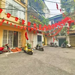 CHỈ  HƠN 8 TỶ - HOÀNG HOA THÁM TÂY HỒ - 35M- Ô TÔ GẦN NHÀ - NHÀ ĐẸP CHỈ XÁCH VA LY VÀO Ở  NGAY