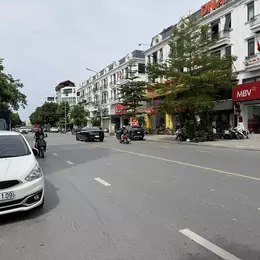 Bán Shophouse Sông Hồng Mặt Đường Thành Trung Gia Lâm - 90m2 Mặt Tiền 6m Đường 30m