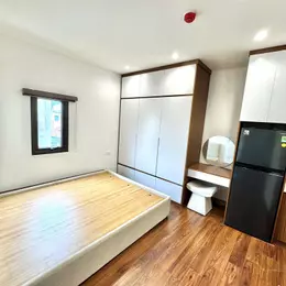 Bán CHDV 50m2 x 7 tầng cách Hồ Tây 250m