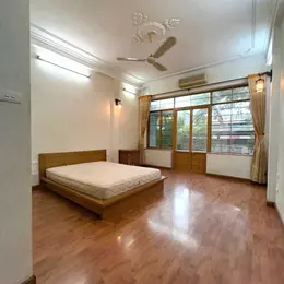Chính chủ cho thuê nhà riêng phố Nguyễn Khoái: 3 tầng, 1 tum
