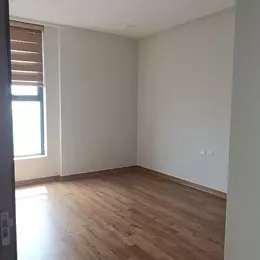Cần cho thuê căn Rose Town 66m đồ cơ bản nhà sơn lại mới tinh giá 9tr/ tháng
