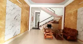 Nhà 2 tầng siêu hời, siêu đẹp. Xây dựng kiên cố Ngay Phong Nam Hòa Châu. Gần sát quốc lộ 1 A.