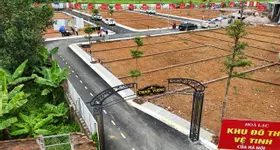 Vị trí vàng, lô góc 2 mặt tiền 102m hot nhất Hòa Lạc, có việc nên cần bán lại.- Diện tích: