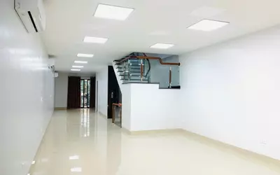 Chính chủ cho thuê nhà shophouse 5 tầng mặt đường Nguyễn Tất Thành – KĐT Vạn Cát, phường Tích Sơn,
