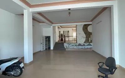 Cho Thuê Nhà Nguyên Căn Đường 2/9 Đà Nẵng 4 Tầng Có Thang Máy, dt 175m² giá tốt
