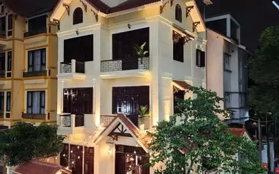 Chủ giảm 10 tỷ, Biệt thự Mỹ Đình 200m2 giá chỉ 38 tỷ- đường trước nhà 25m2- SIÊU ĐẸP