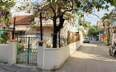 [ Nhà Đặng Tất - Góc 2 mặt tiền ] hẻm ô tô thông, cách biển Hòn Chồng 500m Giá : 9,2 tỷ