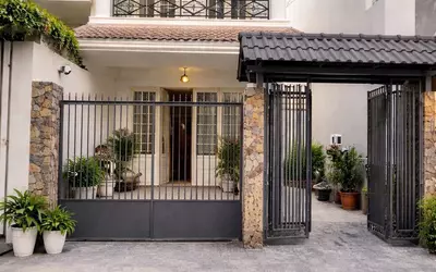 Bán nhà hẻm xe hơi đường Huỳnh Tấn Phát