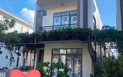Bán biệt thự KDC Trần Anh, thị trấn Bến Lức dt 112m2 , 1 lầu 5pn,4wc giá 4 tỷ chốt hạ 3,65 tỷ