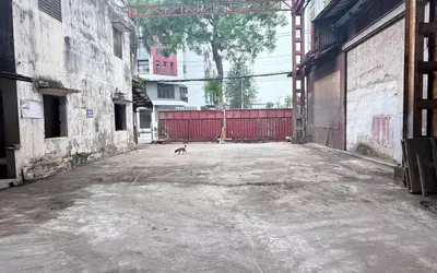 Cho thuê 1.300m2 kho chứa hàng, giao vận, chuyển phát...tại Phố Đức Giang, Long Biên, Hà Nội