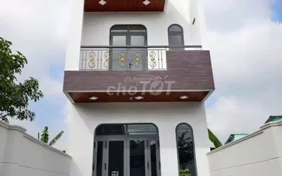 Bán Gấp Nhà 1 Trệt 1 Lầu, 120m², Sân Ô Tô Rộng, Cách UBND Tương Bình Hiệp Chỉ 500m