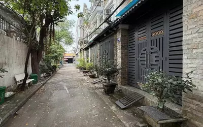 Nhà Hiệp Thành 13 ,P.Tân Thới Hiệp - TPHCM
Dt 3,7m x 16,7m = 61,8m .Nhà 1 trệt + 3 lầu