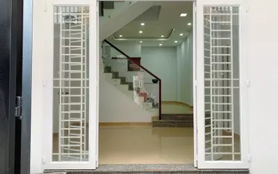 6,5 tỷ – nhà 55m², 3 tầng – hẻm xe hơi đậu cửa – sát ql13, tiềm năng ra mặt tiền