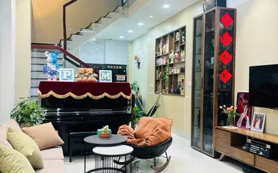 Bán nhà ở Gần đường Lê Văn Việt