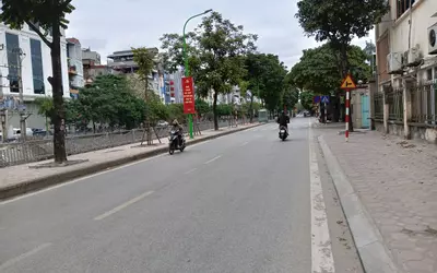 Gia đình định cư Sài Gòn. Bán gấp nhà vị trí đắc địa mặt đường Thanh Am - Long Biên