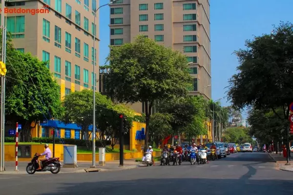 Phố Hai Bà Trưng: Vị Trí, Giao Thông Và Bất Động Sản Xung Quanh