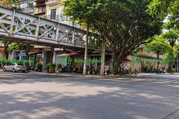 Phố Cửa Đông: Vị Trí, Giao Thông Và Bất Động Sản Xung Quanh