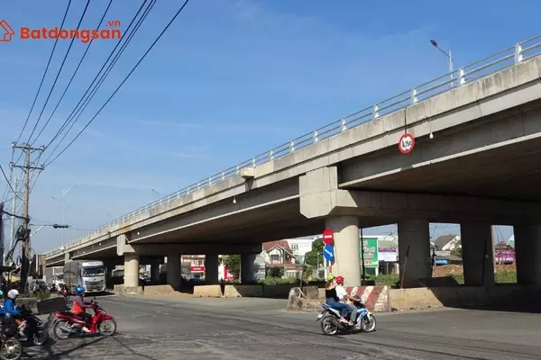 Cầu vượt Dầu Giây: Vị trí, giao thông và bất động sản xung quanh
