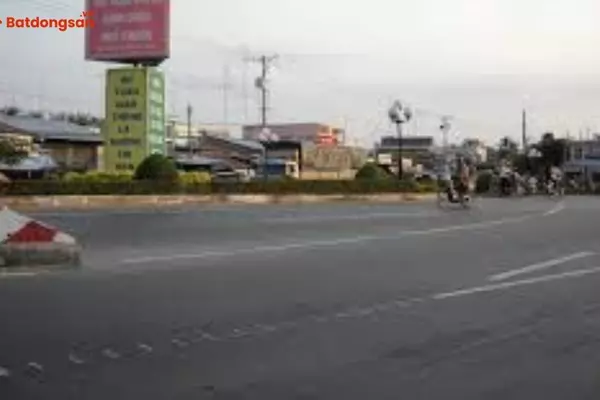 Khám Phá Ngã Tư Cái Bè: Vị Trí, Giao Thông Và Bất Động Sản Xung Quanh