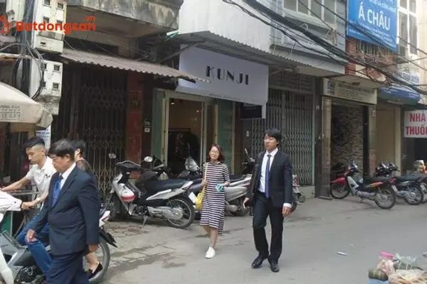 Ngõ Tô Hoàng: Vị trí, giao thông và bất động sản xung quanh