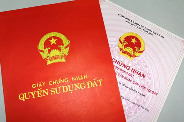 Rủi ro khi nhờ người khác đứng tên sổ đỏ, trầy trật đòi lại đất