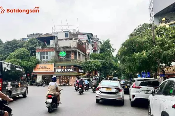 Phố Hàng Muối: Vị trí, giao thông và bất động sản xung quanh
