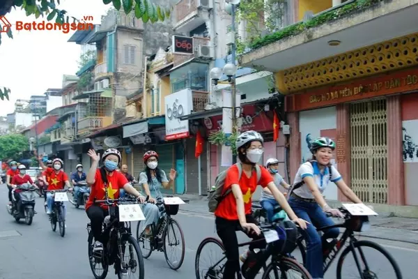 Phố Hàng Ngang: Vị trí, giao thông và bất động sản xung quanh