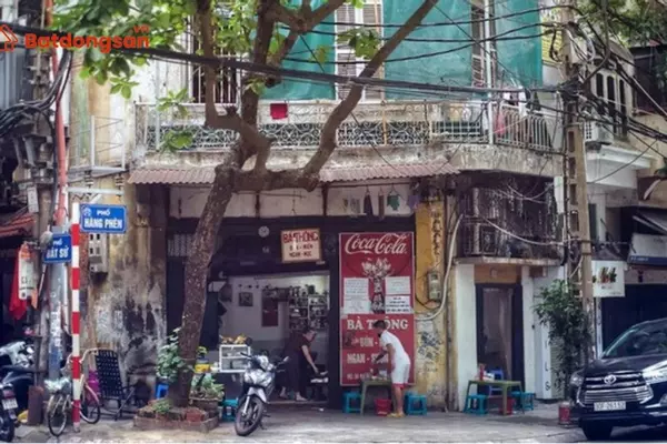 Phố Hàng Phèn: Vị trí, giao thông và bất động sản xung quanh