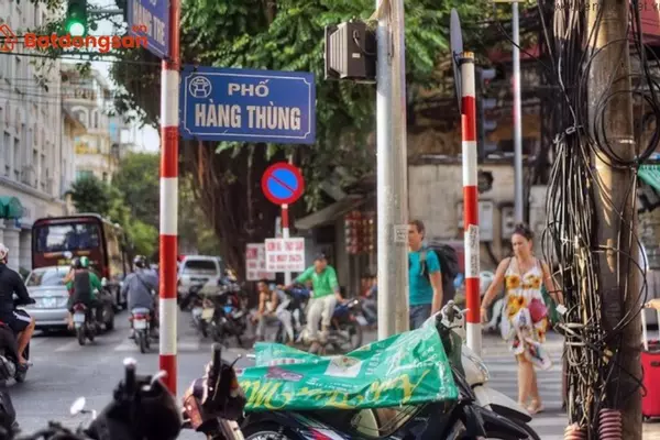 Phố Hàng Thùng: Vị trí, giao thông và bất động sản xung quanh