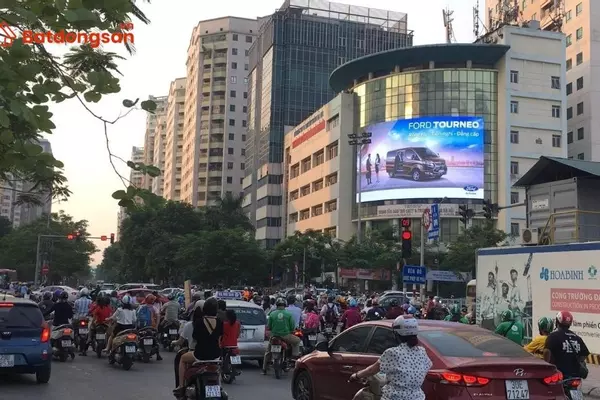 Phố Hoàng Đạo Thúy: Vị trí, giao thông và bất động sản xung quanh