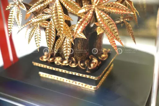 Cây Kim Ngân Mạ Vàng – Vật Phẩm Phong Thủy Được Ưa Chuộng Trong Trang Trí Nội Thất Hiện Đại