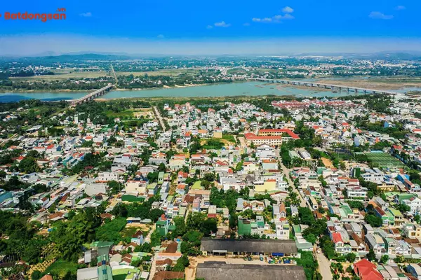 Khám Phá Thành Phố Quảng Ngãi: Vùng Đất Của Những Di Tích Lịch Sử Và Thiên Nhiên Tuyệt Đẹp